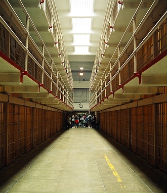 24 oranges » Women prisoners are sought after mates