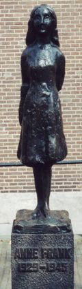 annefrankstatue1.jpg