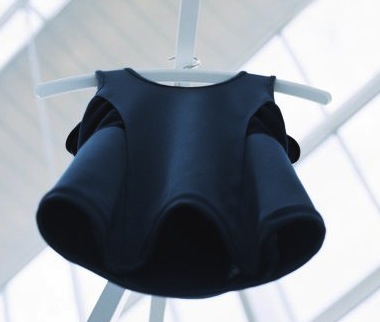 fysiopal-posture-vest-fashion-technology-pauline-van-gongen-elitac_dezeen_2364_col_4-468x593